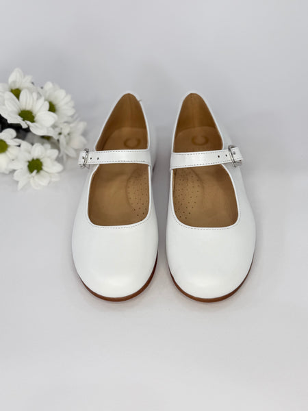 Isla Mary Jane Pearl White